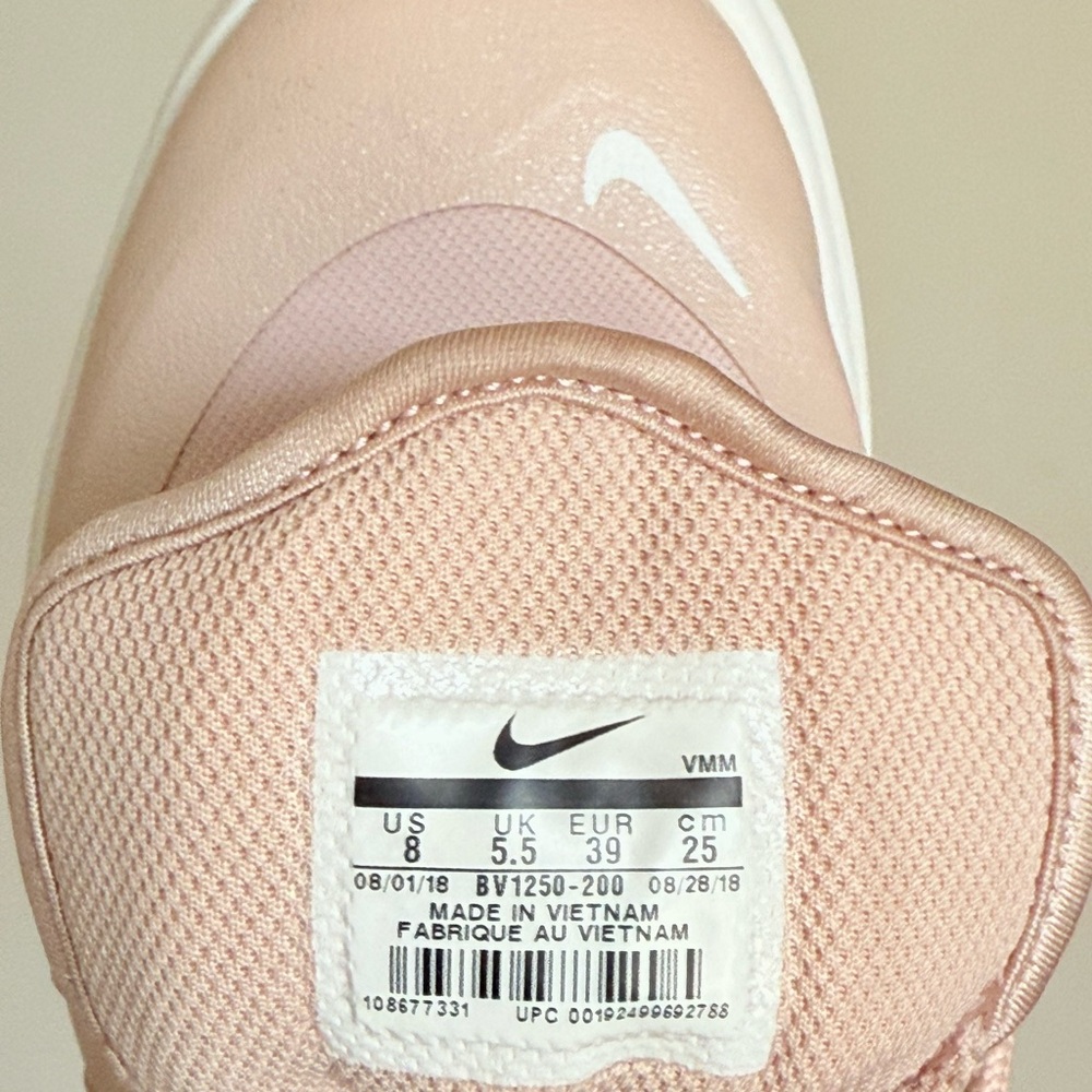 Nike Air Max Axis Sneakers Women’s Size 8 Pink Running Shoes Athletic Casual - Picture 7 of 7